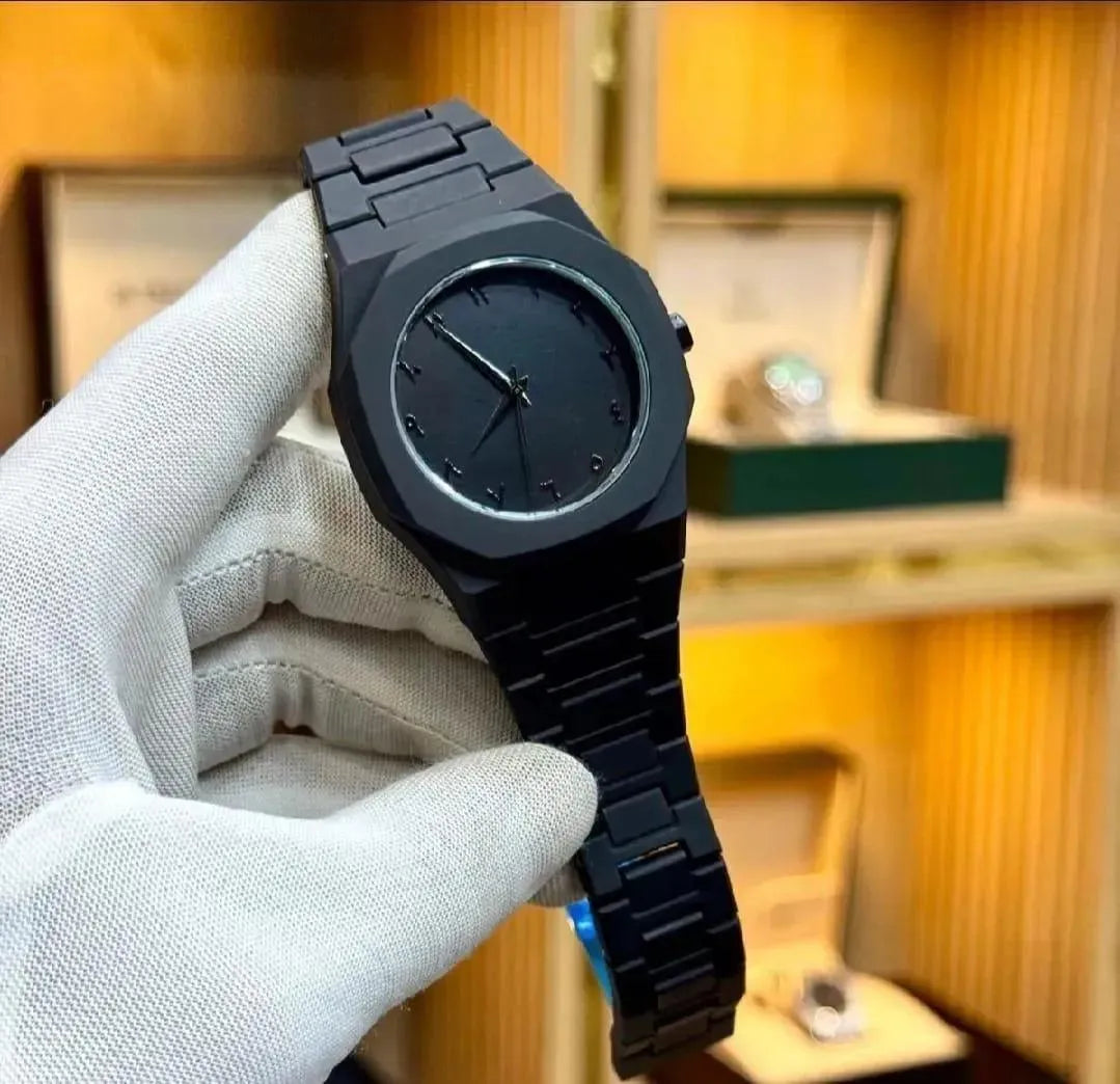 Stylish Daily Wear Wrist Watch with Durable Design